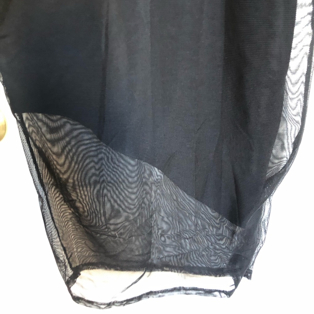 Sexy LBD with asymmetrical mesh hem - Picture 4 of 5